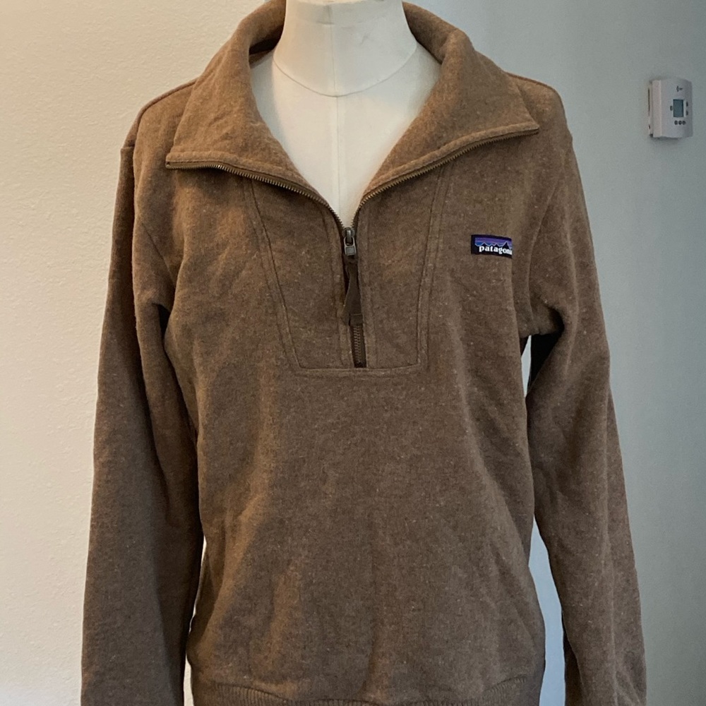 Patagonia sweater size S.👍🌿👍🌿👍